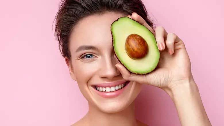 تاثیر تغذیه بر سلامتی پوست و پیشگیری از جوش های صورت
