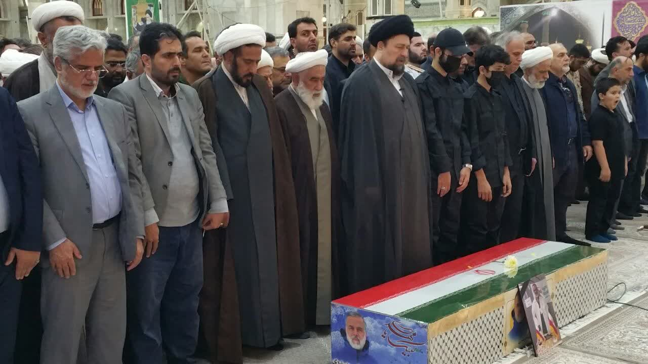 پیکر شهیدالقدس دکتر حیدری درحرم امام خمینی(ره) آرام گرفت پیکر شهیدالقدس دکتر حیدری درحرم امام خمینی(ره) آرام گرفت