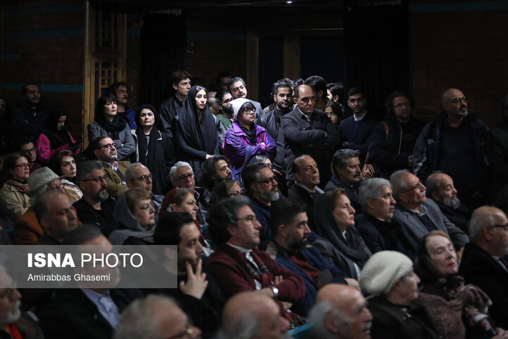 نکوداشت خسرو تئاتر ایران با وصیتی از بهزاد فراهانی نکوداشت خسرو تئاتر ایران با وصیتی از بهزاد فراهانی