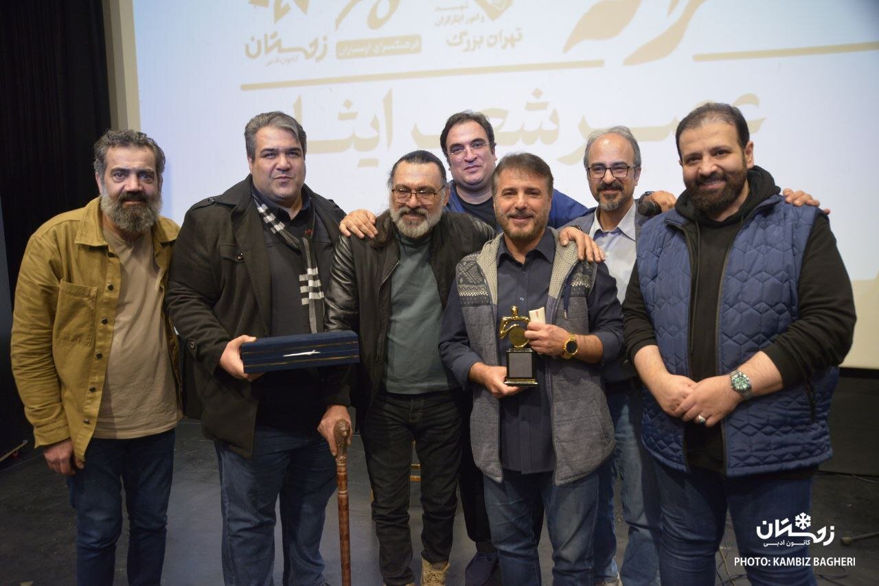 "انار؛ صد دانه یاقوت" را در جبهه نوشتم "انار؛ صد دانه یاقوت" را در جبهه نوشتم