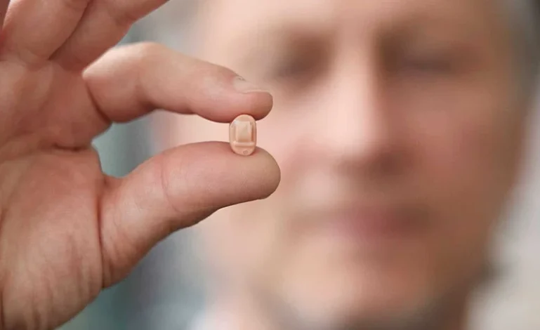 آیا همیشه باید از سمعک استفاده کنیم؟ مجله سلامت