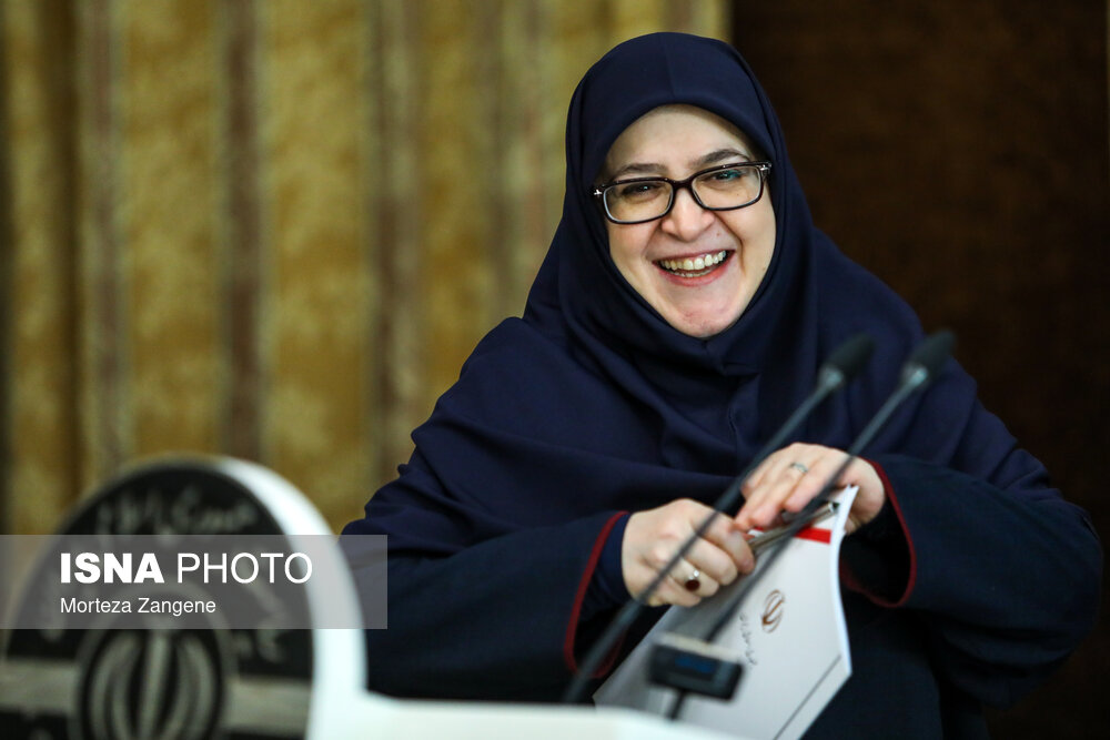 سخنگوی دولت به تماشای یک تئاتر رفت سخنگوی دولت به تماشای یک تئاتر رفت
