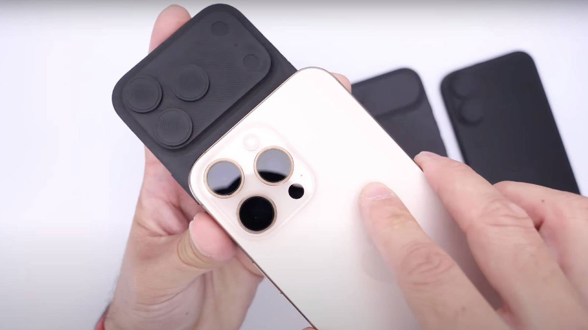 اولین تصاویر از طراحی iPhone 17 Air ماکت آیفون ۱۷ پرو در بالا و آیفون ۱۶ پرو در پایین