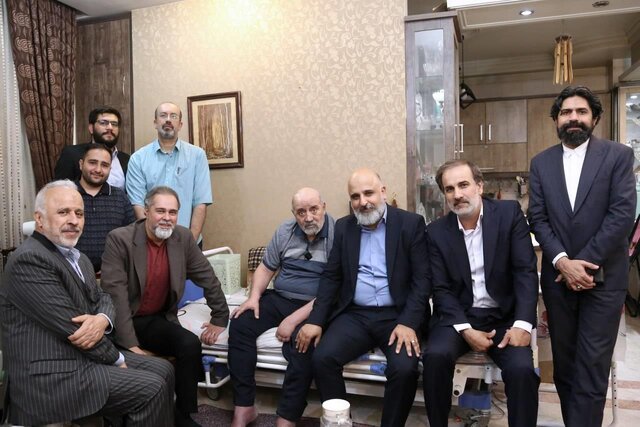 رئیس سازمان سینمایی به عیادت جمال شورجه رفت رئیس سازمان سینمایی به عیادت جمال شورجه رفت